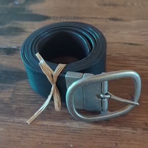 Men's reversible Leather Brown/Black Belt. 1-1/2" wide. sz L